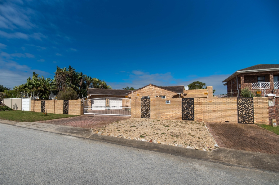 3 Bedroom Property for Sale in Summerstrand Eastern Cape